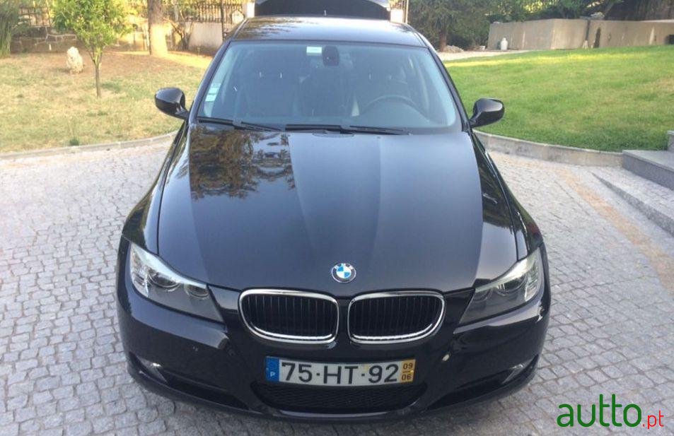 2009' BMW 320 D photo #1