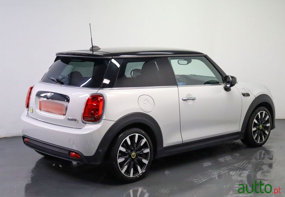 2022' MINI Cooper 3 Portas photo #3