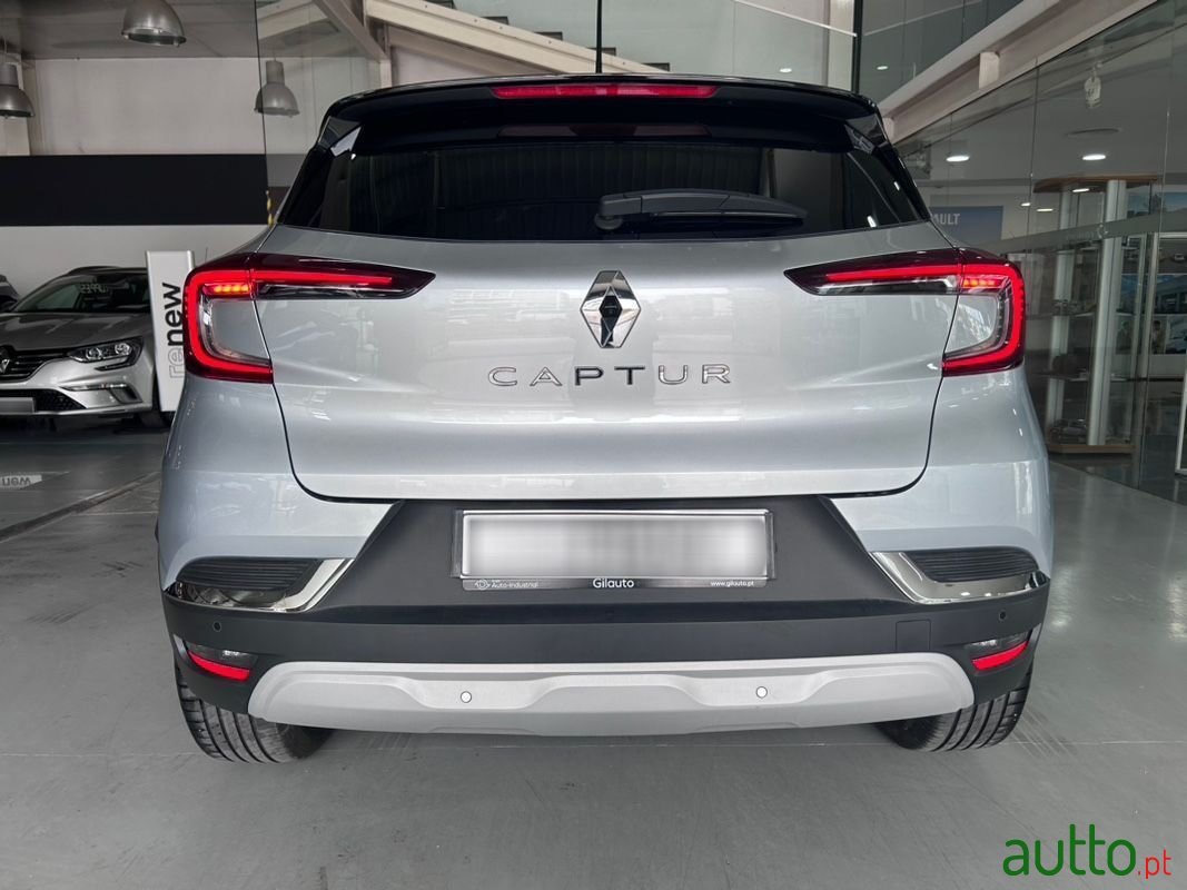 2022' Renault Captur photo #5