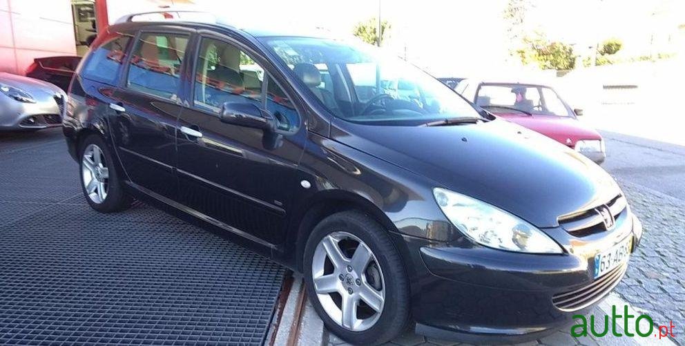 2005' Peugeot 307 Sw Break photo #2