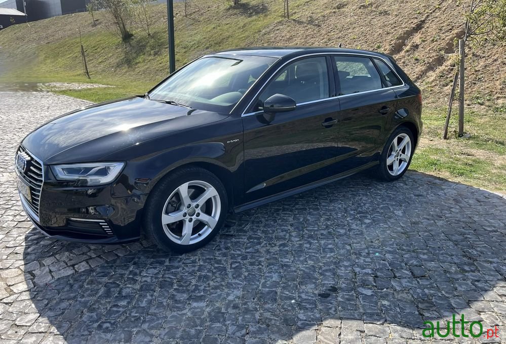 2017' Audi A3 Sportback photo #1