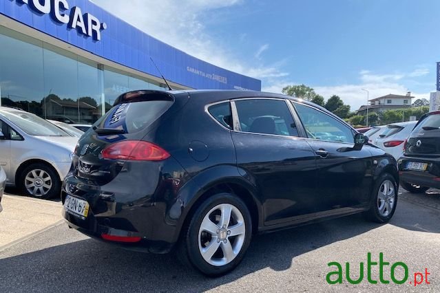 2009' SEAT Leon photo #2