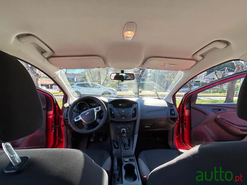 2015' Ford Focus Sw photo #4