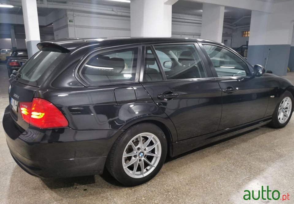 2009' BMW 318 photo #4