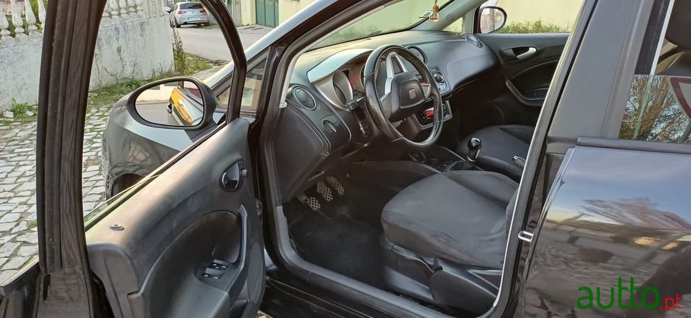 2010' SEAT Ibiza photo #6