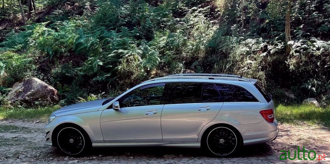 2012' Mercedes-Benz C-220 photo #4