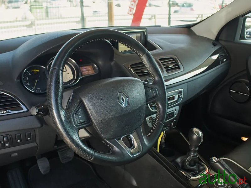 2013' Renault Megane Sport Tourer photo #6