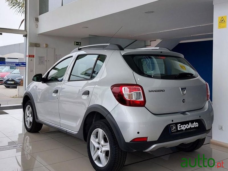 2016' Dacia Sandero Stepway photo #2