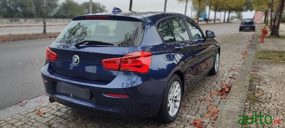 2017' BMW Série 1 D Line Sport photo #2