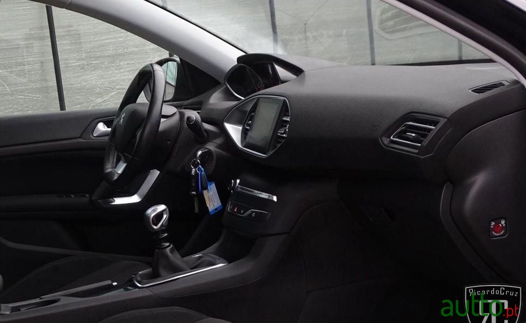 2015' Peugeot 308 Sw photo #5