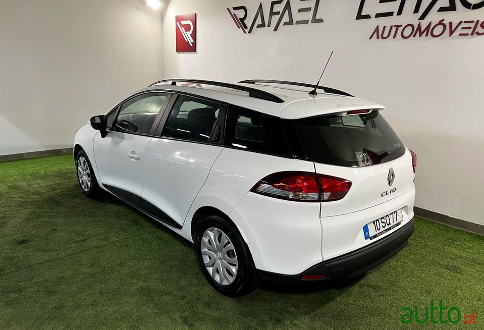 2017' Renault Clio Sport Tourer photo #3