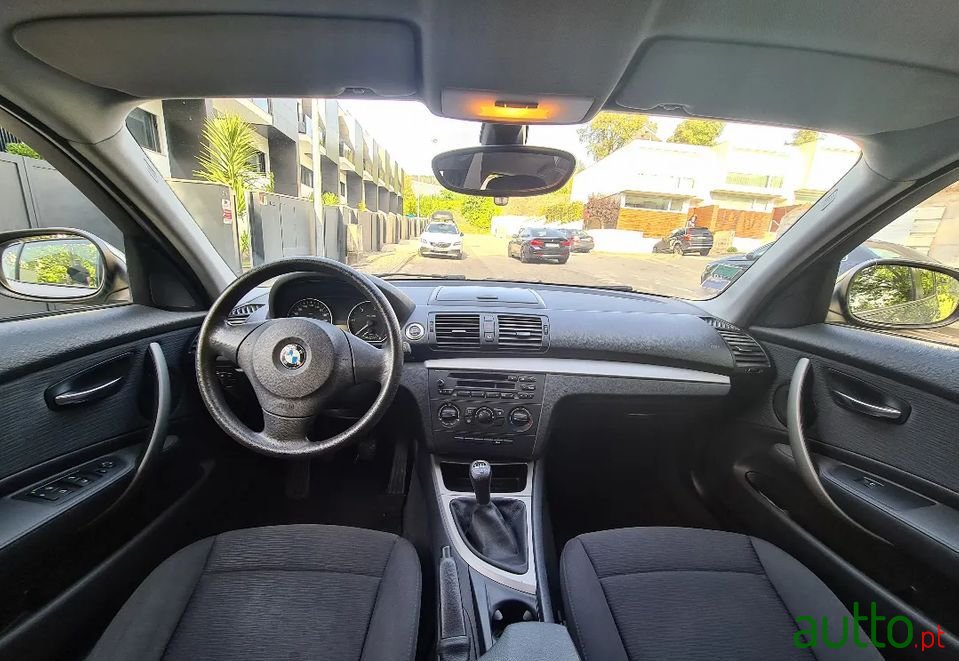 2009' BMW 116 photo #3