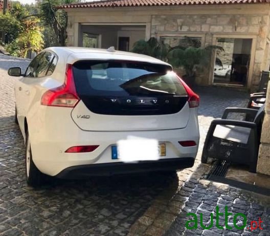 2013' Volvo V40 photo #2