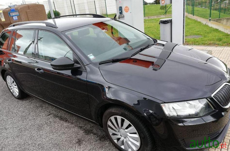 2013' Skoda Octavia Break photo #1