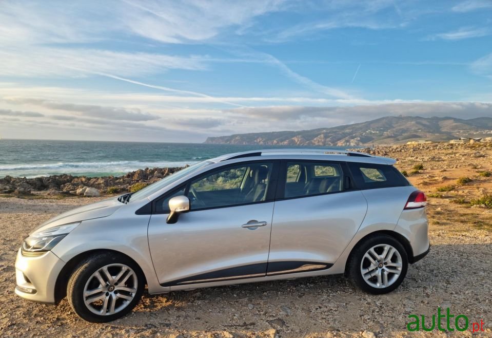 2018' Renault Clio Sport Tourer photo #3