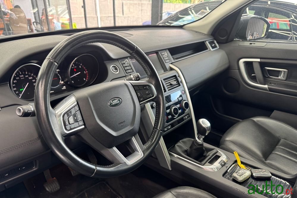 2017' Land Rover Discovery Sport Td4 Pure photo #2