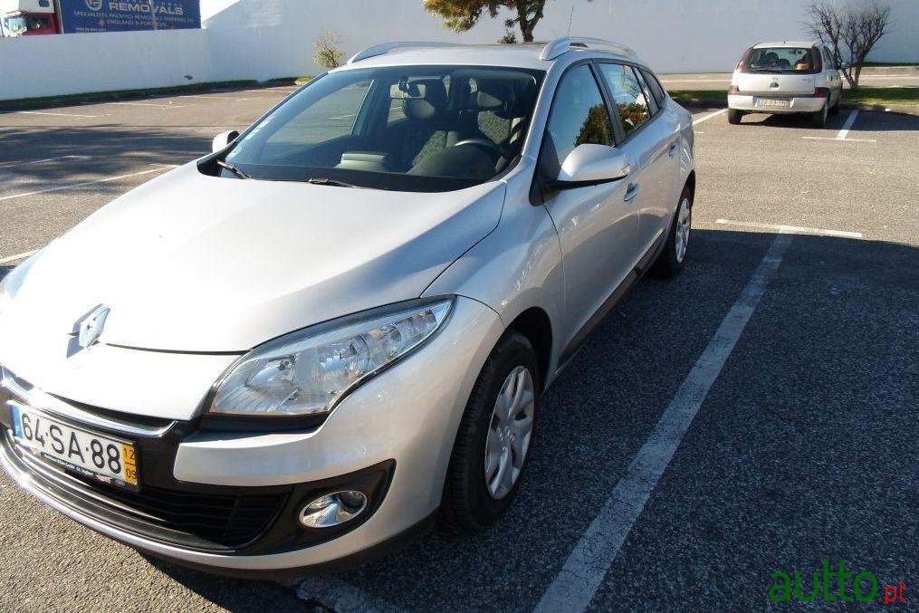 2012' Renault Megane Sport Tourer photo #1