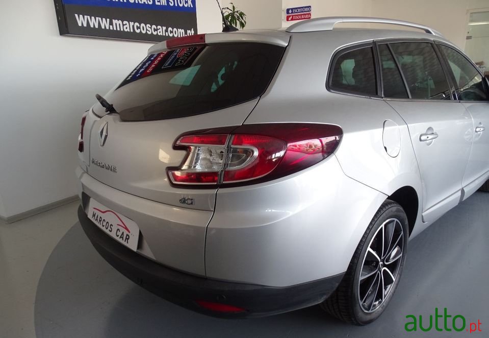 2013' Renault Megane Sport Tourer photo #6