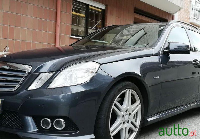 2010' Mercedes-Benz E-250 Cdi photo #3