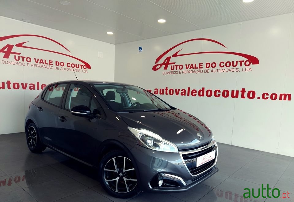 2019' Peugeot 208 photo #1