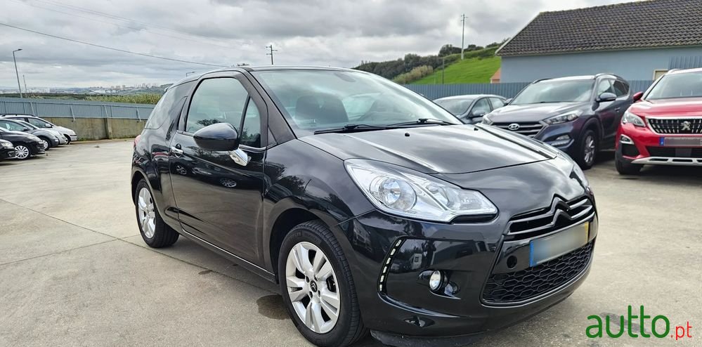 2010' Citroen DS3 photo #3