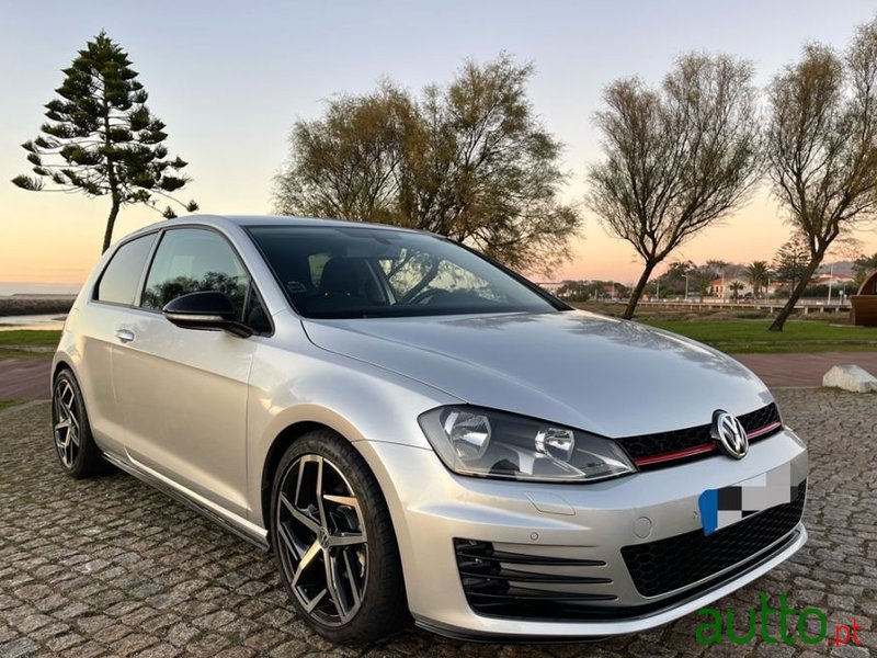 2015' Volkswagen Golf photo #1