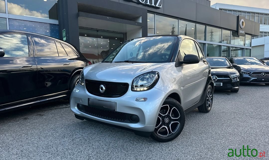 2019' Smart Fortwo photo #1
