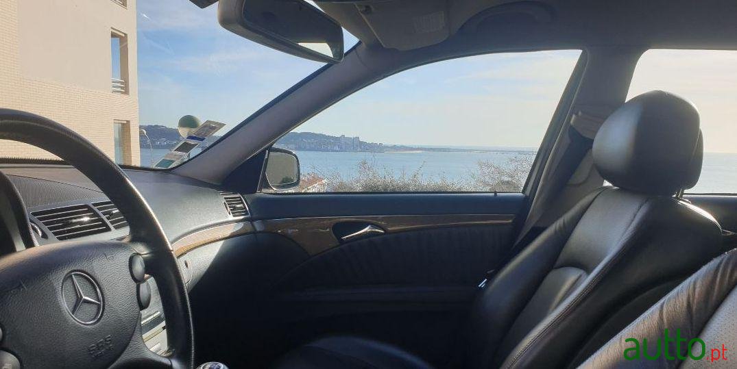 2008' Mercedes-Benz E-280 Avantegarde photo #4