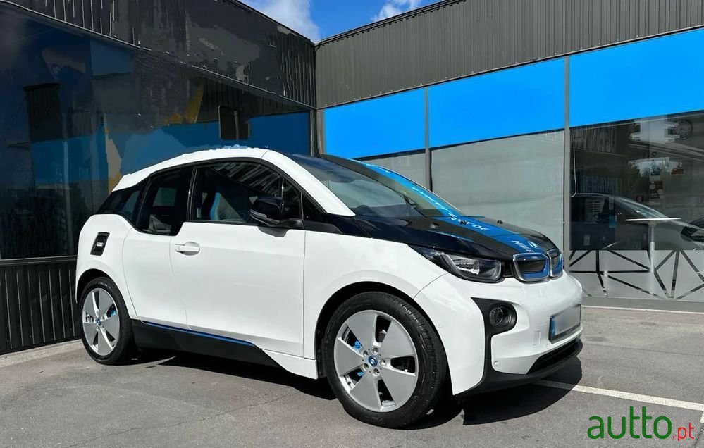 2016' BMW Série I (60 Ah) photo #2