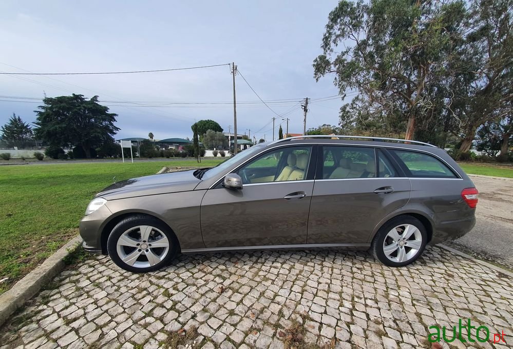 2012' Mercedes-Benz E 220 photo #1