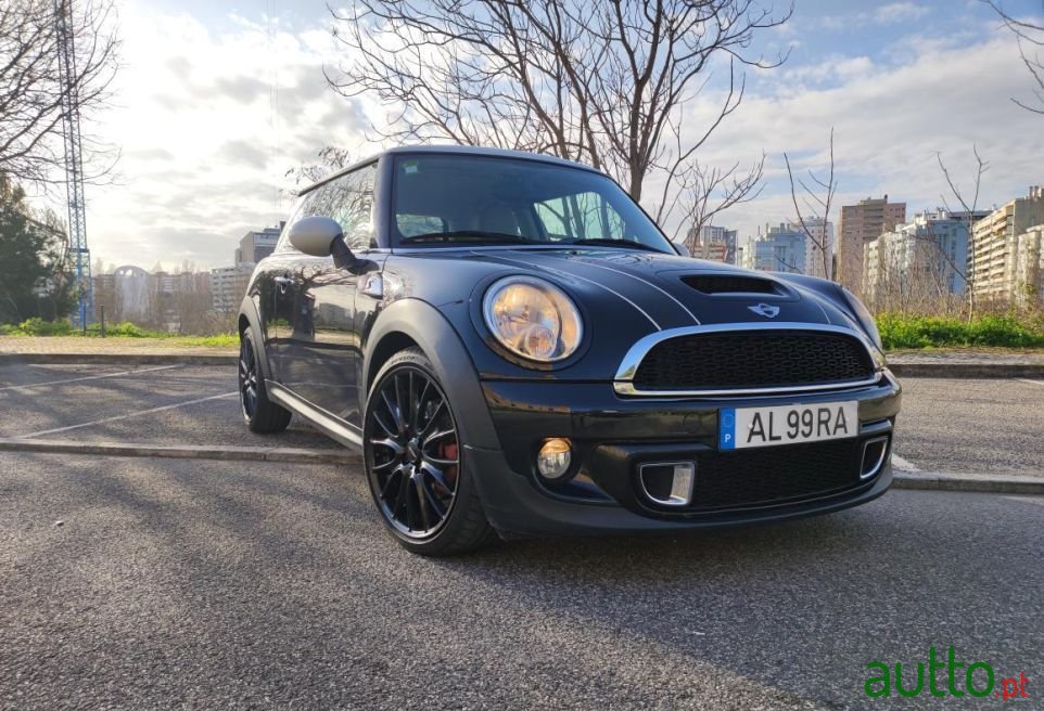 2011' MINI Cooper photo #1