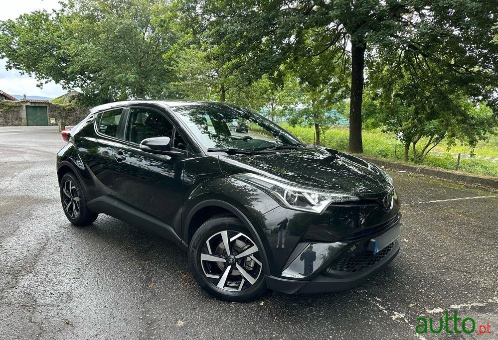 2017' Toyota C-HR 1.2T Comfort photo #1