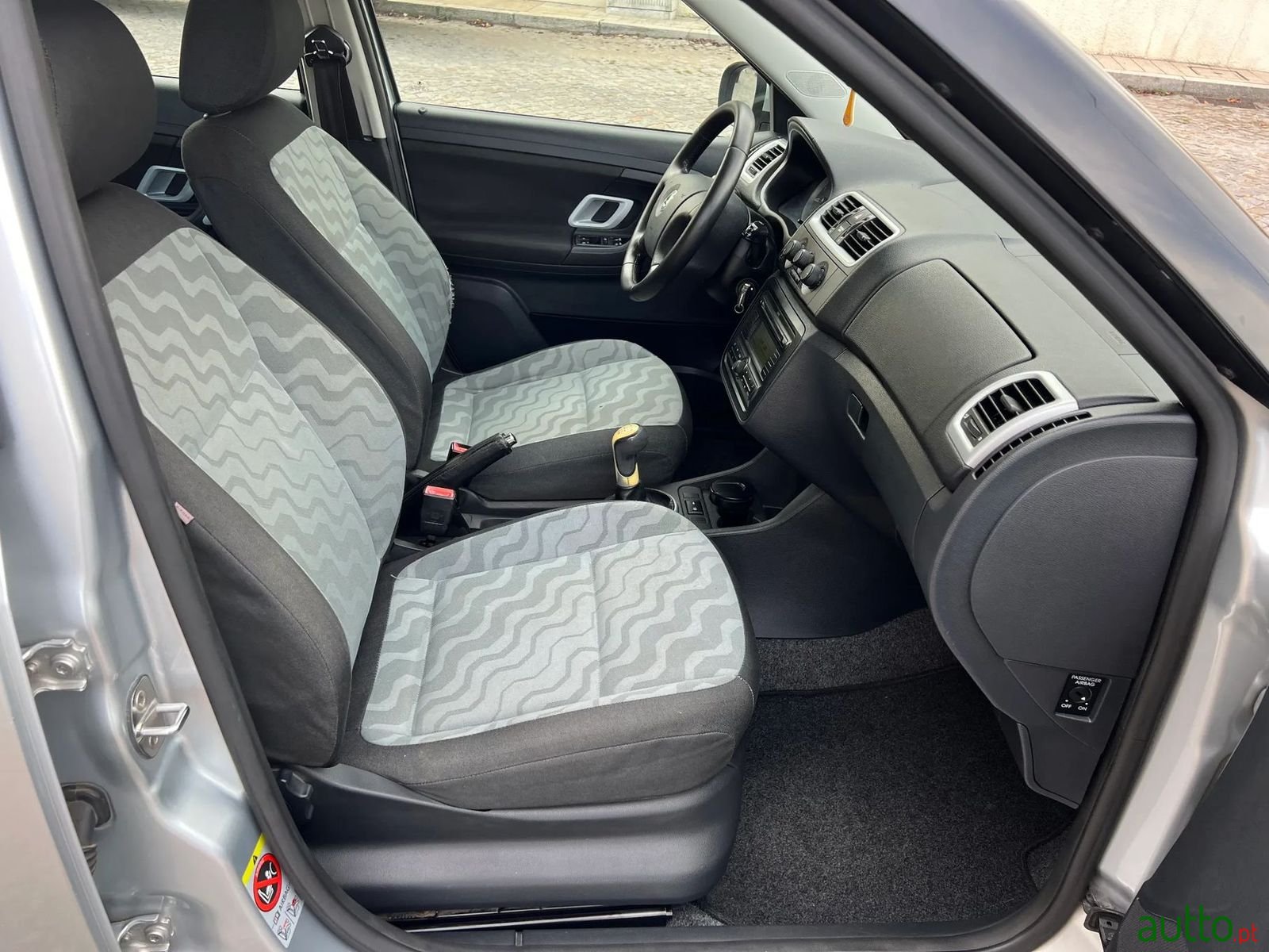 2008' Skoda Fabia Break photo #6