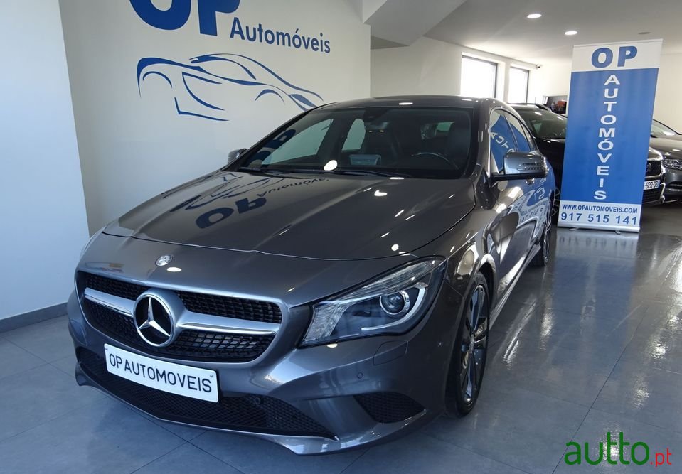 2016' Mercedes-Benz Cla-180 photo #2