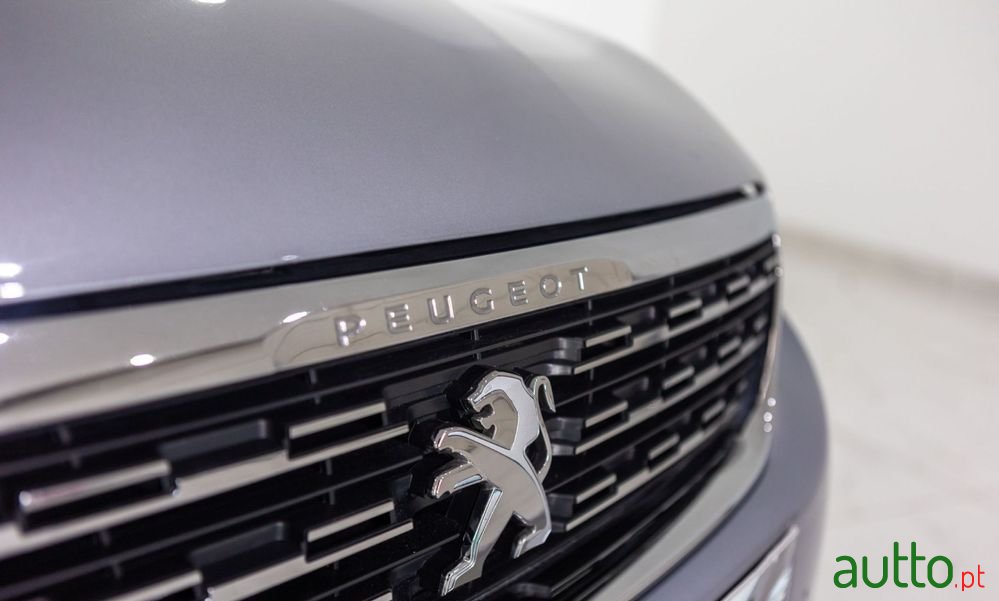 2020' Peugeot 308 photo #6