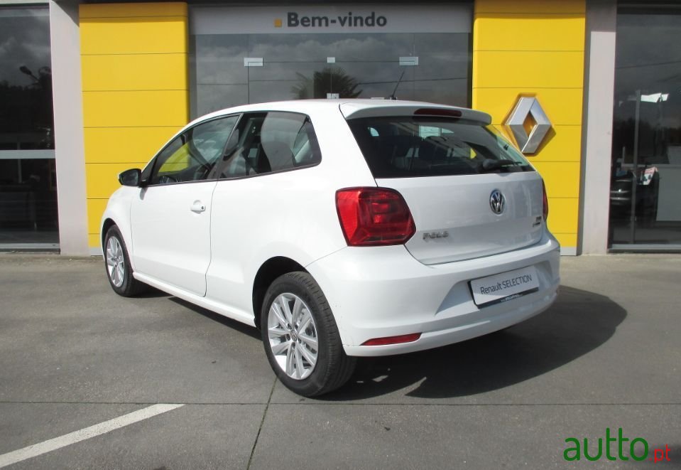 2014' Volkswagen Polo photo #3