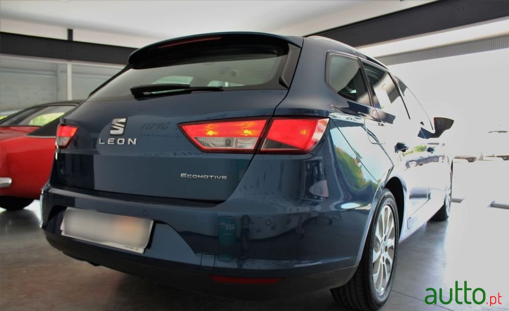 2015' SEAT Leon St photo #3