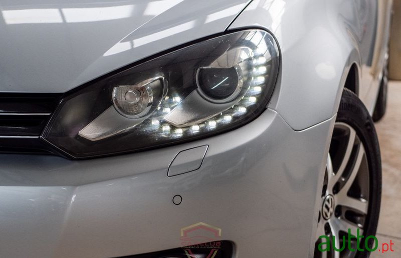 2013' Volkswagen Golf Variant photo #3