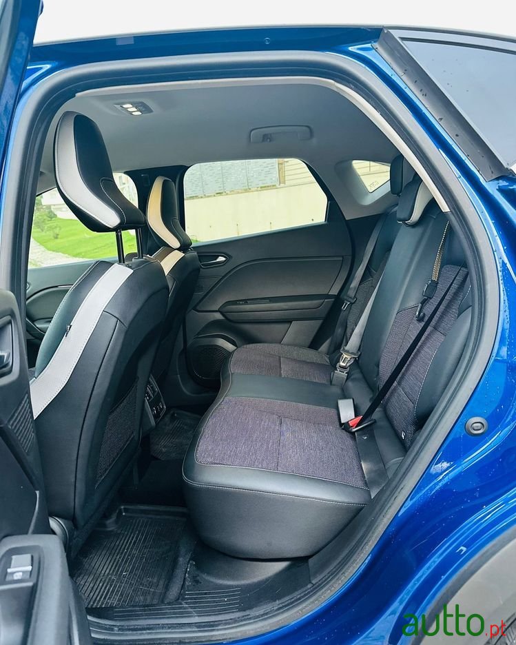 2021' Renault Captur photo #6