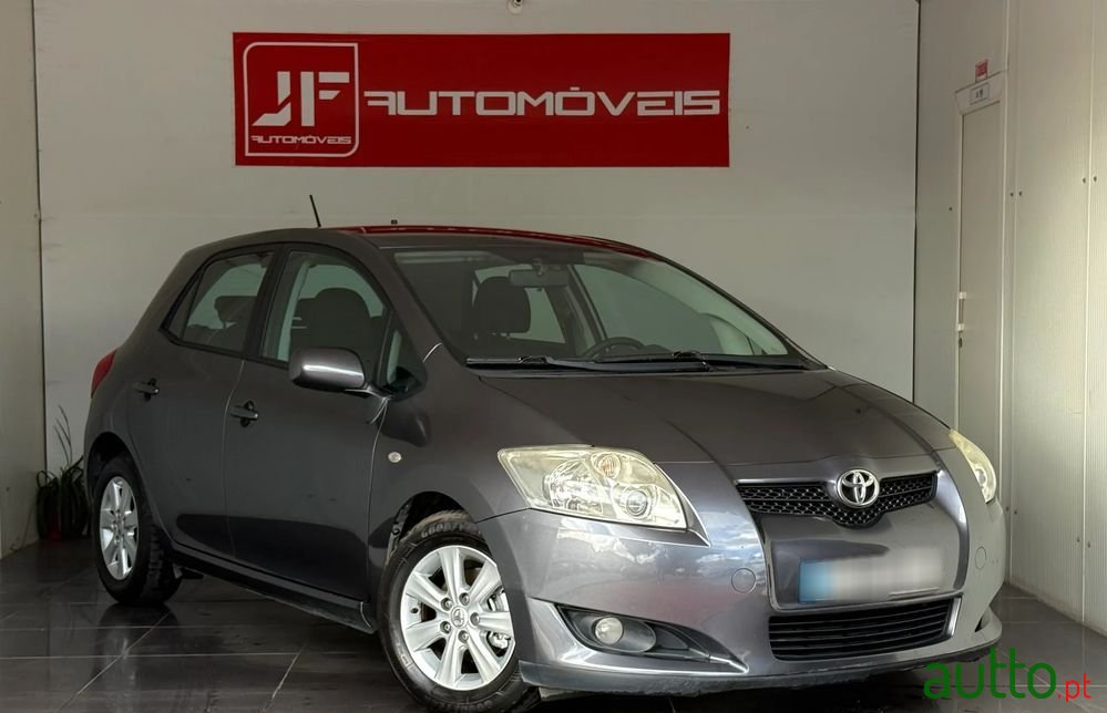 2009' Toyota Auris 1.4 D-4D Sol Dpf photo #1