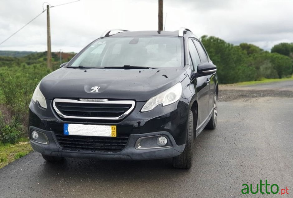 2013' Peugeot 2008 photo #3