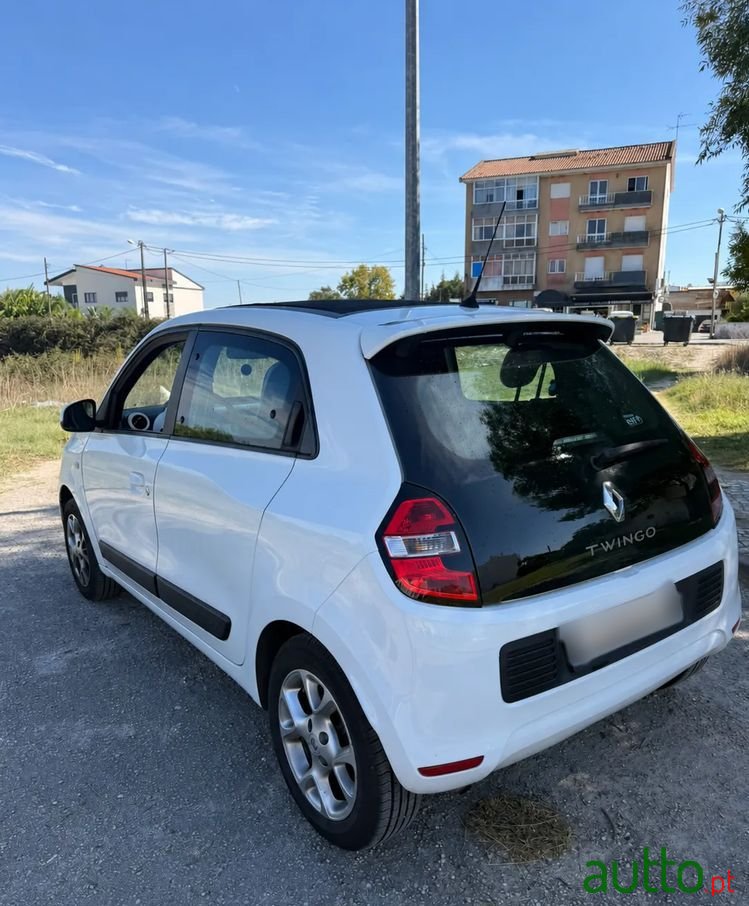 2015' Renault Twingo 1.0 Sce Luxe photo #6