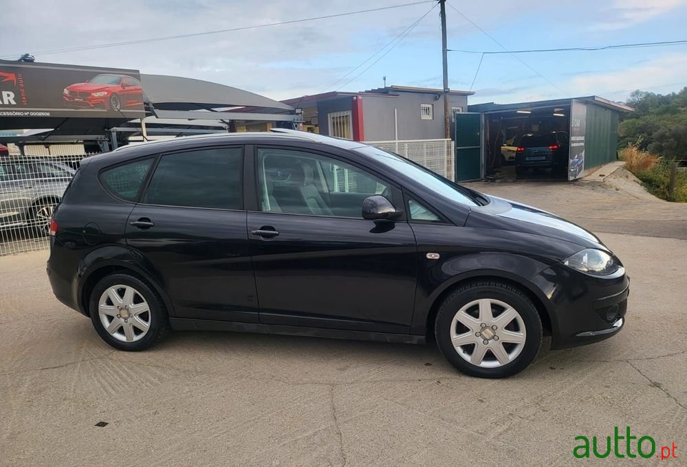 2008' SEAT Altea Xl 2.0 Tdi Style photo #6