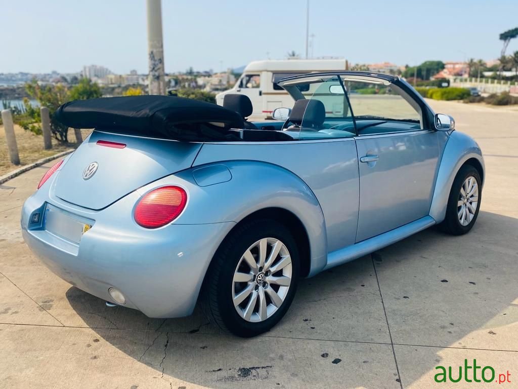 2005' Volkswagen New Beetle photo #3