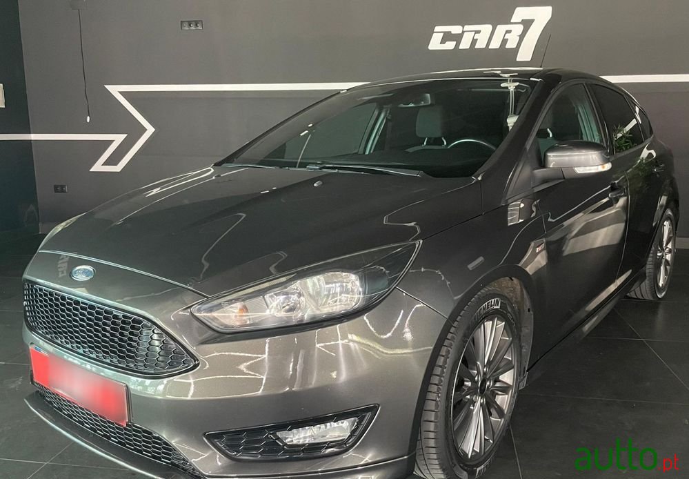 2017' Ford Focus photo #3