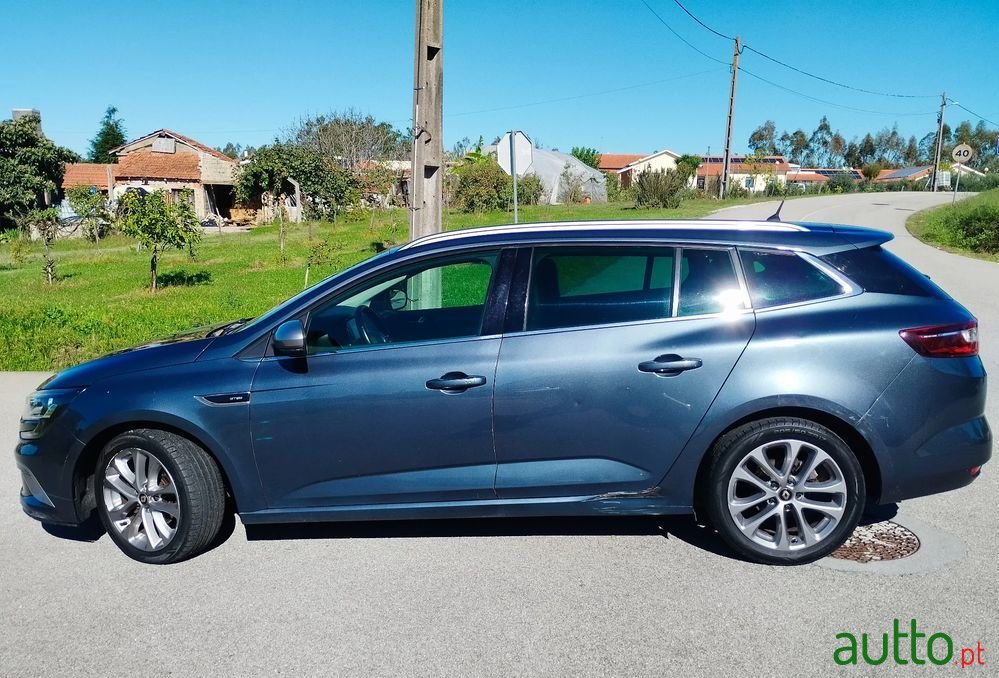 2016' Renault Megane Sport Tourer photo #6