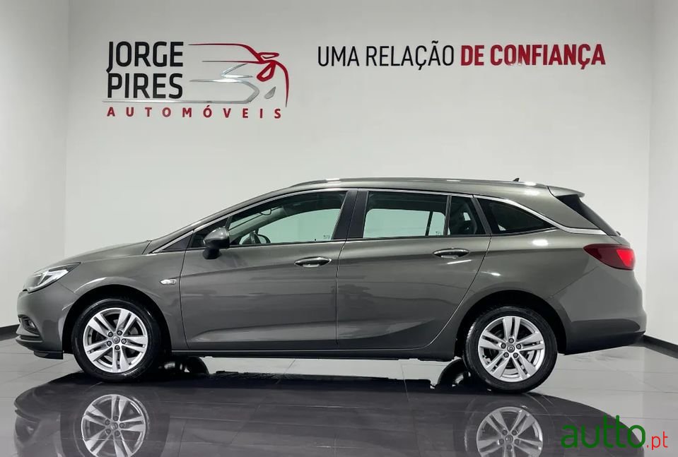 2017' Opel Astra Sports Tourer photo #4