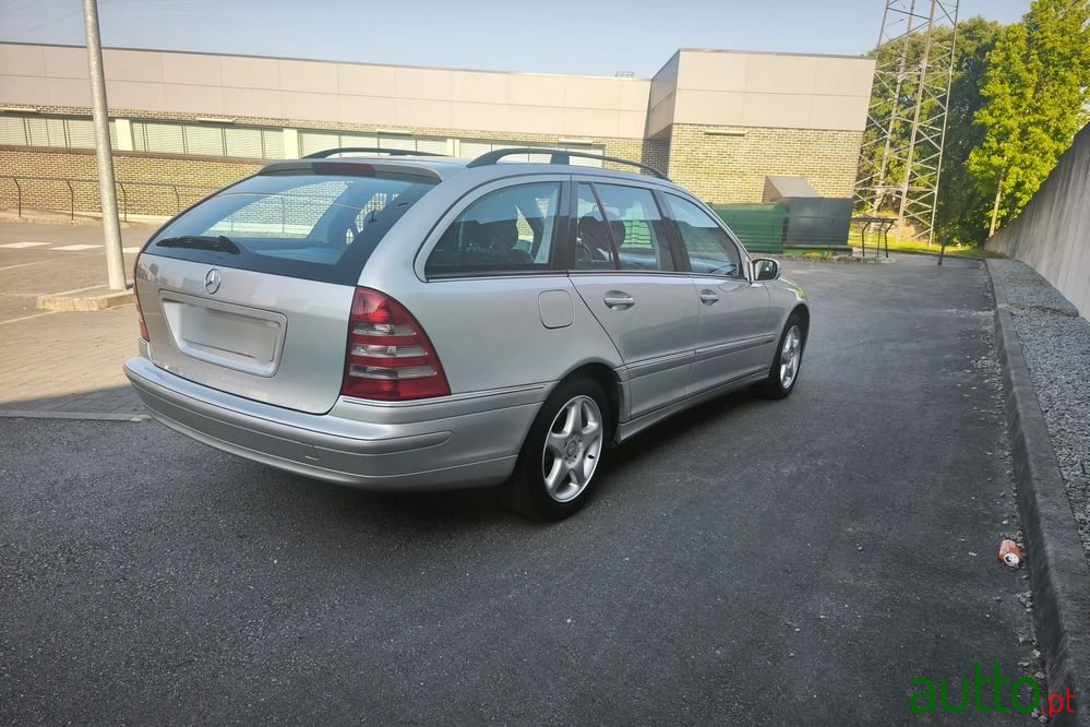 2004' Mercedes-Benz Classe C photo #6