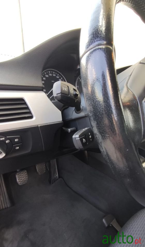 2011' BMW Série 3 D Touring Navigation photo #5