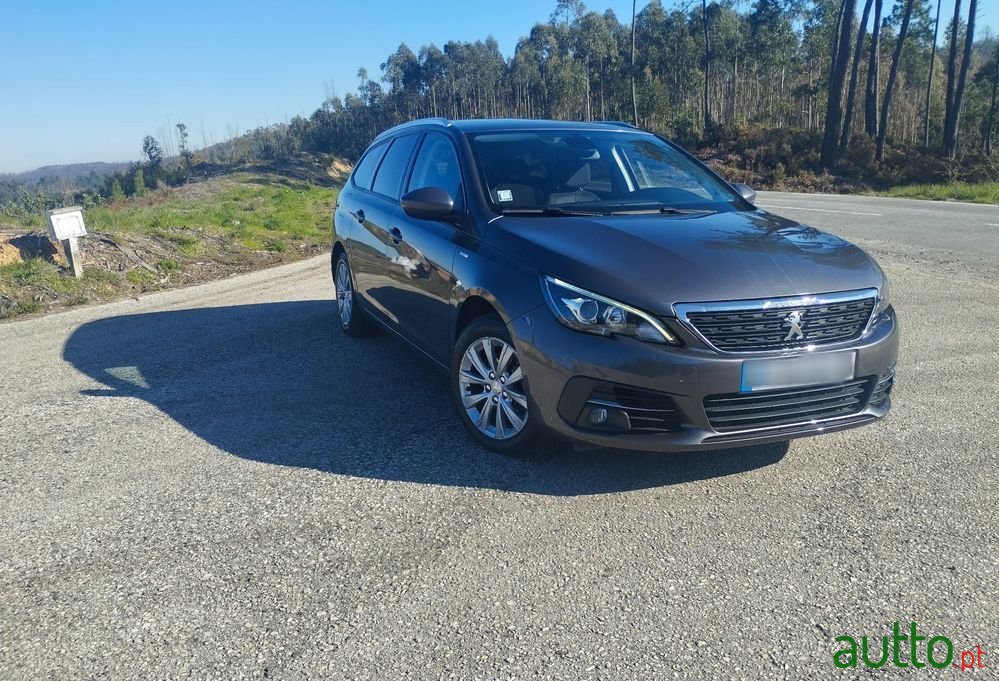 2018' Peugeot 308 Sw photo #1